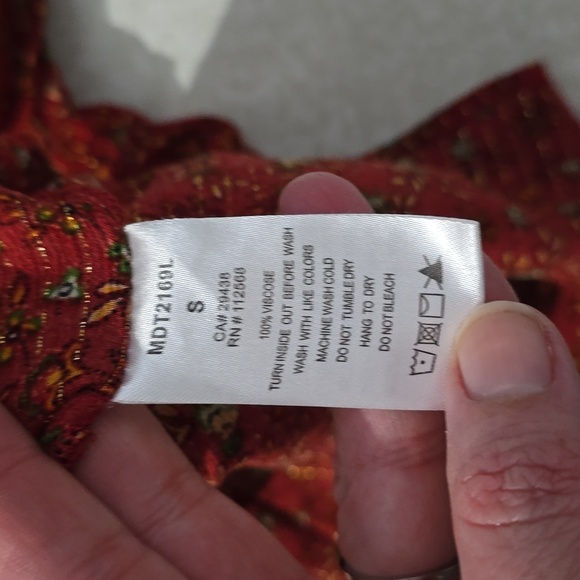 Miss Me Red and Gold Floral Print Blouse Size Small - Picture 8 of 12